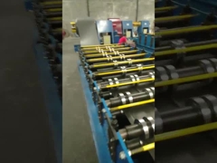 Metal Trapesium Bentuk Langkah Atap Genteng Mesin Roll Forming Dengan Perangkat Penekan