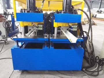 Mesin PLC Control Metal Stud Roll Forming yang tahan lama Kecepatan tinggi